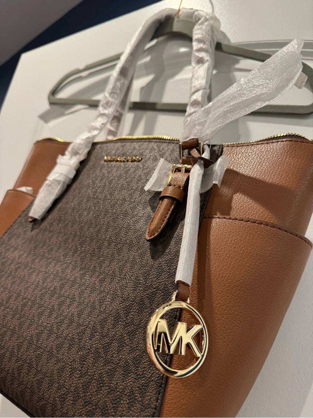 MICHAEL Michael Kors signature logo